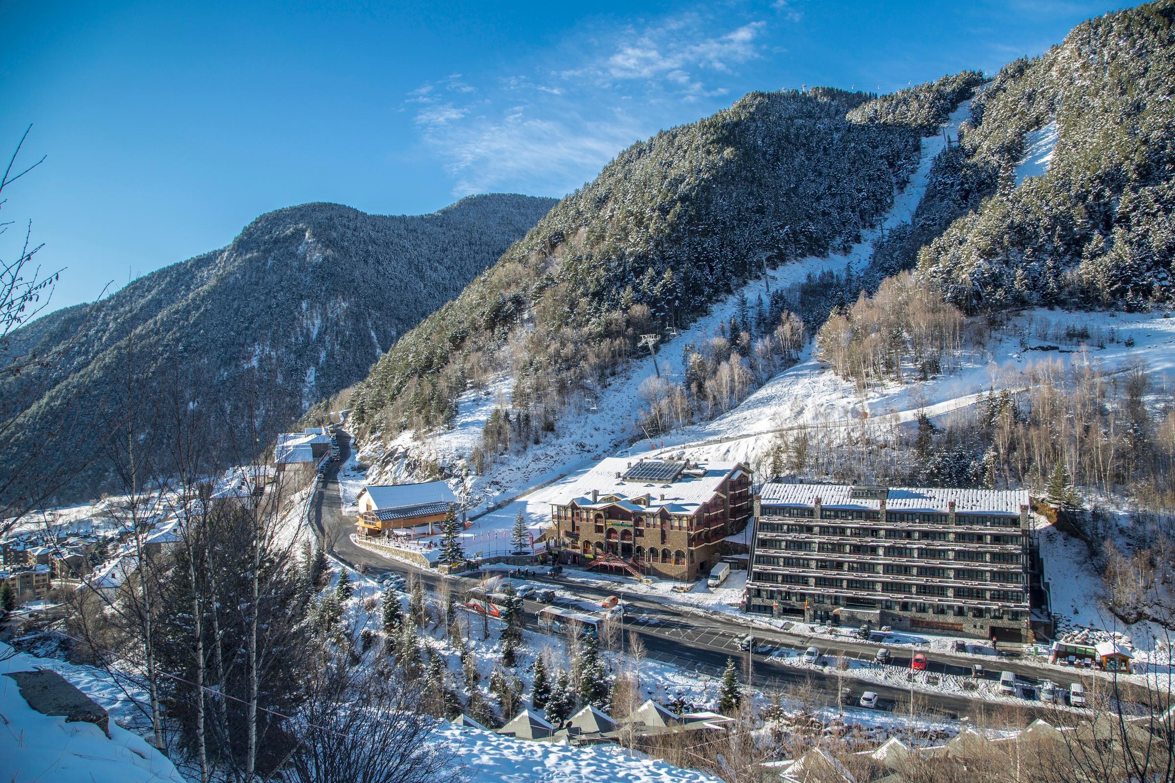 Hotel Yomo Patagonia Arinsal Exteriér fotografie