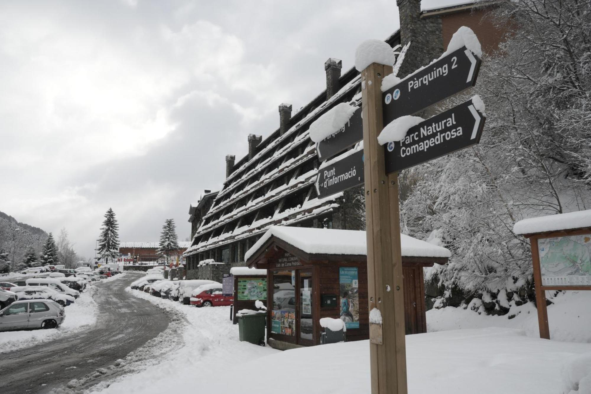 Hotel Yomo Patagonia Arinsal Exteriér fotografie