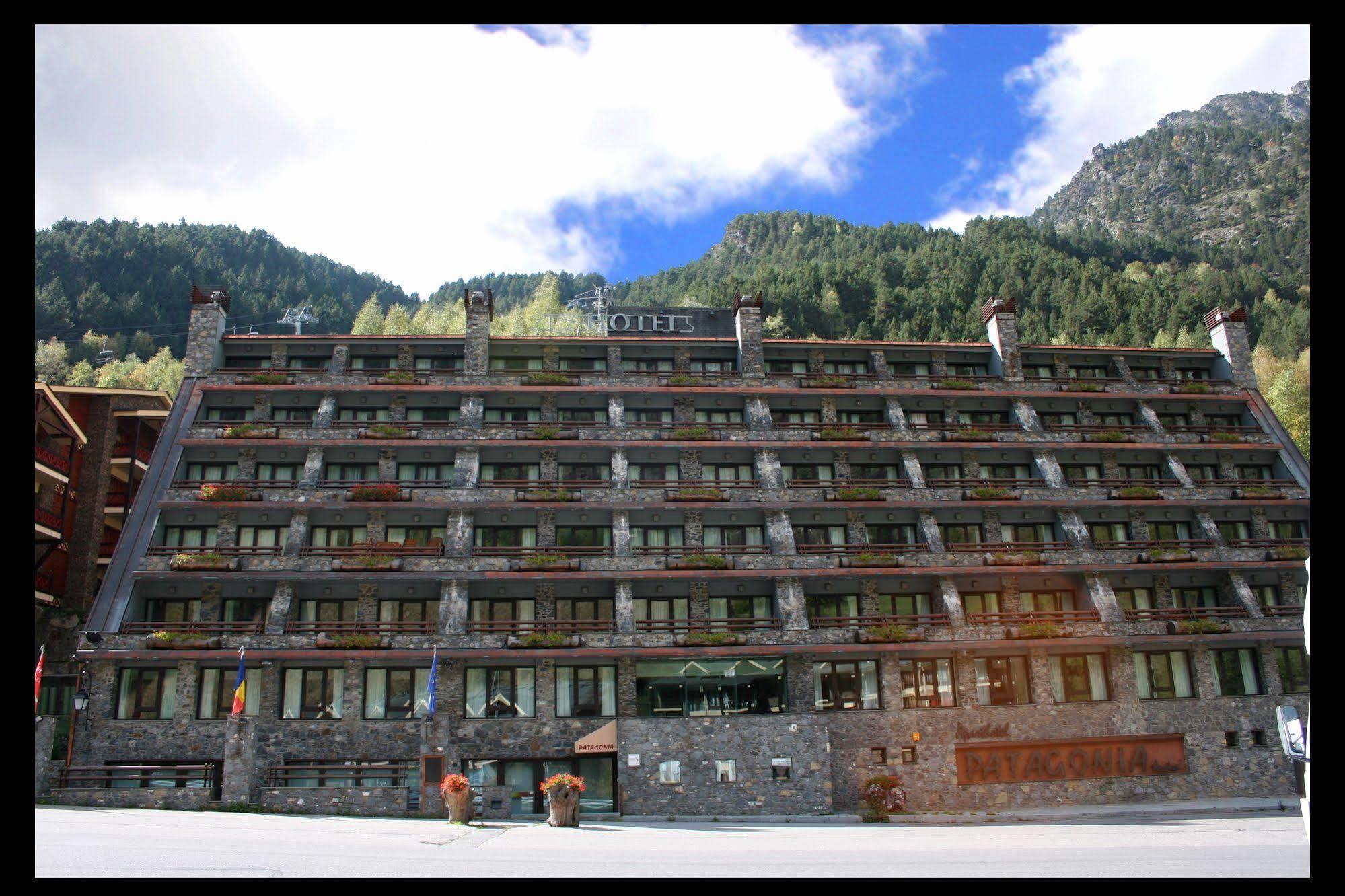 Hotel Yomo Patagonia Arinsal Exteriér fotografie